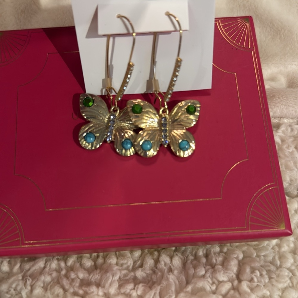 Betsey Johnson Gold Butterfly Earrings. NWT - Picture 14 of 14
